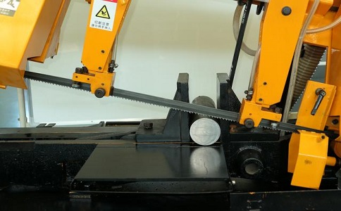 祁阳数控带锯床自动送料精度会出现偏差吗？